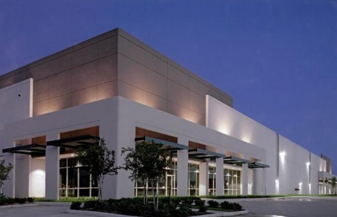 Garland Distribution Center Earns LEED Certification